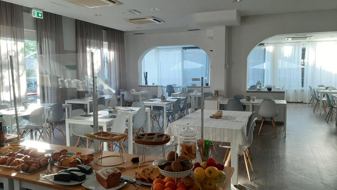 Hotel Arlecchino 리치오네 외부 사진