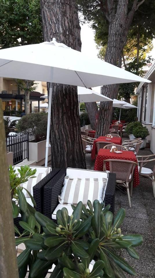 Hotel Arlecchino 리치오네 외부 사진