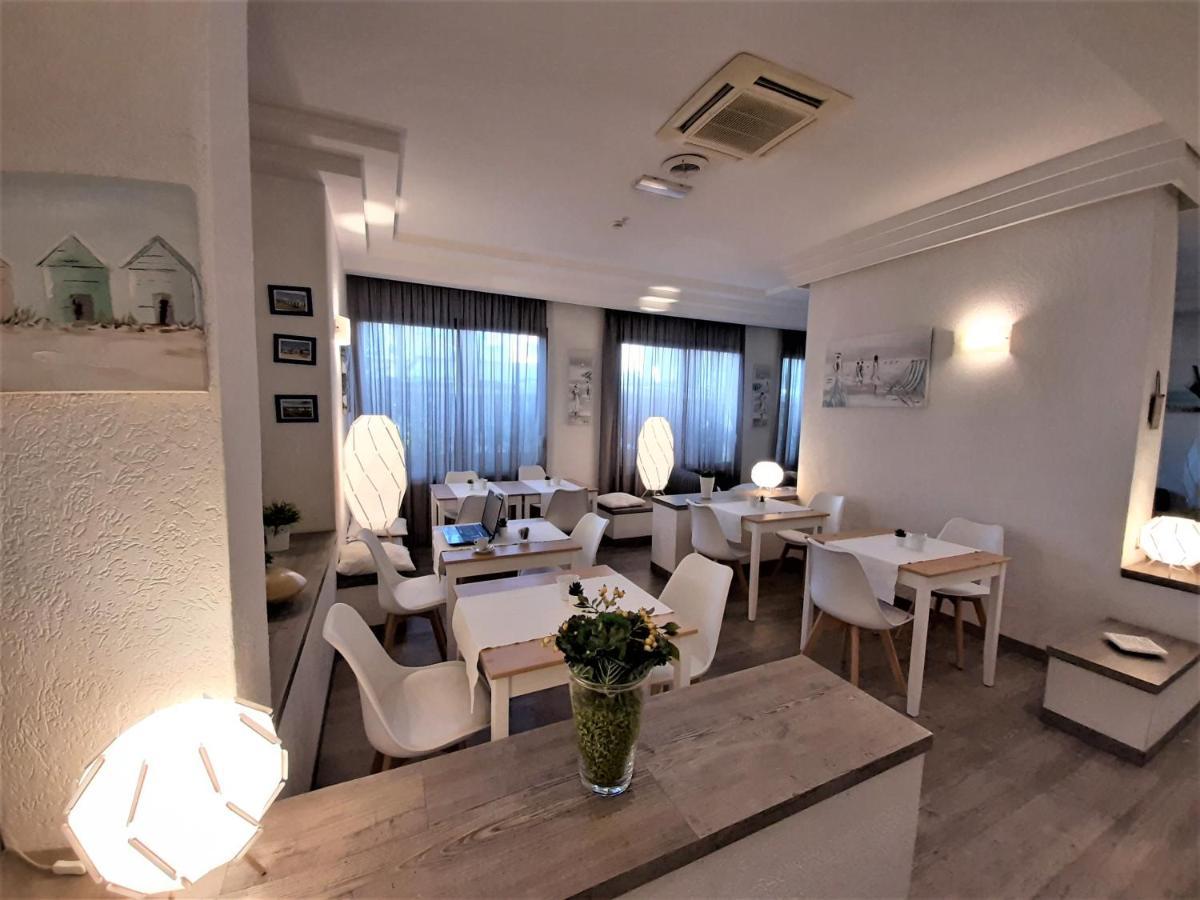 Hotel Arlecchino 리치오네 외부 사진