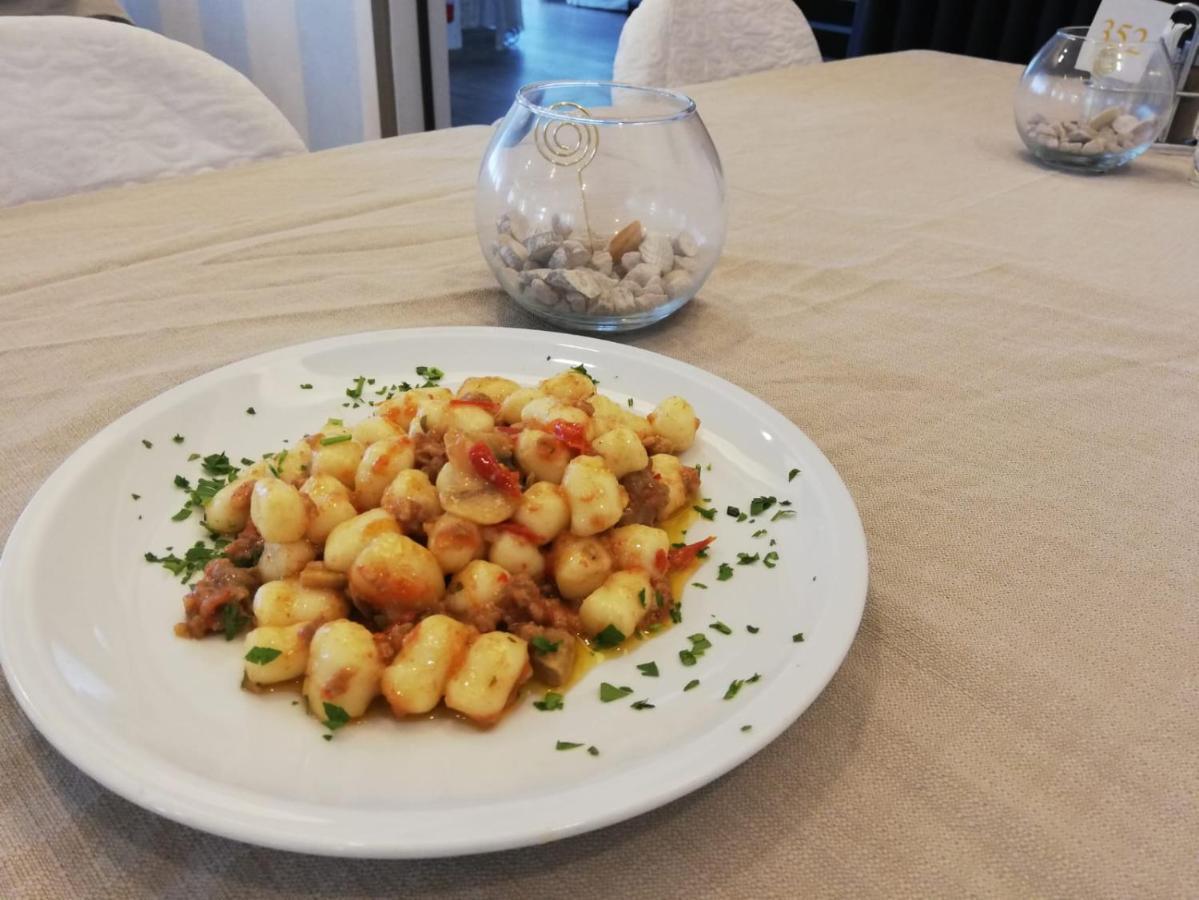 Hotel Arlecchino 리치오네 외부 사진